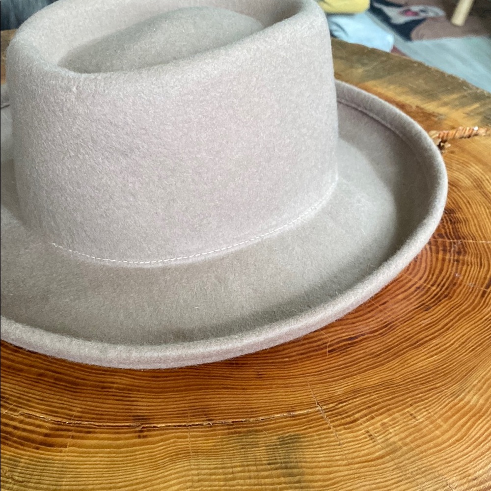 Stylish cream Felt Hat